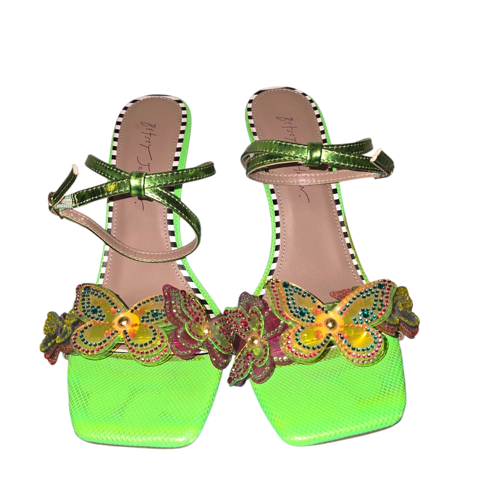 Betsey Johnson Gordon Wedge